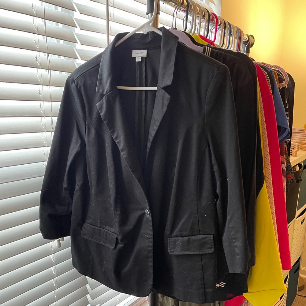 Avenue Size 16 Black Blazer